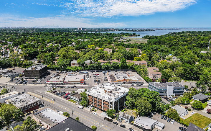Pictures of Office property located at 107 NORTHERN BLVD, GREAT NECK, NY 11021 for sales - image #1