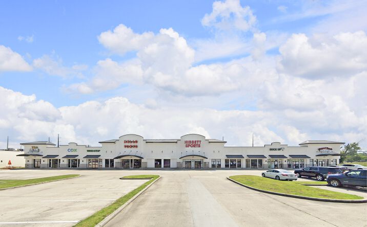 Pictures of Retail property located at 122 S Airline Hwy, Gonzales, LA 70737 for sales - image #1