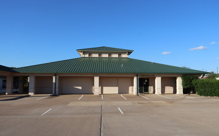 Pictures of Office property located at 330 Grapevine Highway, Hurst, TX 76054 for sales - image #1