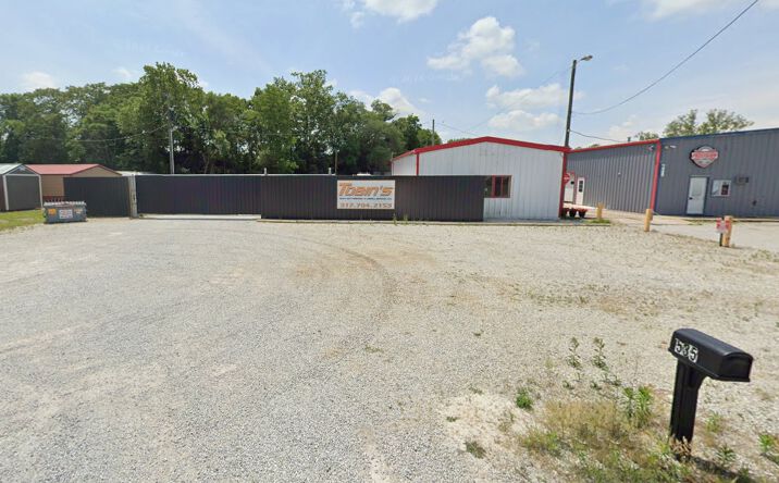 Pictures of Retail, Industrial property located at 535 East Hendricks Street, Shelbyville, IN 46176 for sales - image #1