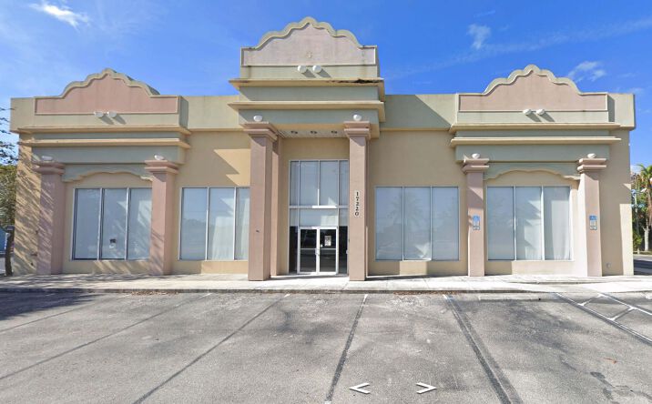 Pictures of Retail, Industrial property located at 17220 San Carlos Blvd, Fort Myers Beach, FL 33931 for sales - image #1