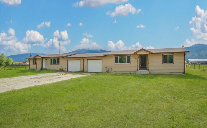 Pictures of Multifamily property located at 323/325 W River Road, HAMILTON, MT 59840 for sales - image #1