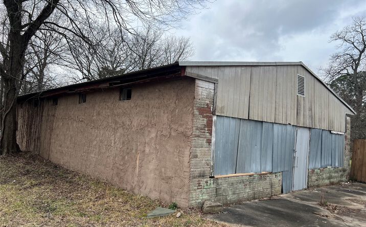 Pictures of Industrial property located at 808 SE Quincy, Idabel, OK 74745 for sales - image #1