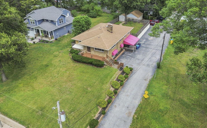 Pictures of Multifamily property located at 1533 N Broad Street, Griffith, IN 46319 for sales - image #1