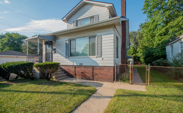 Pictures of Multifamily property located at 1220 W 41st Avenue, Gary, IN 46408 for sales - image #1