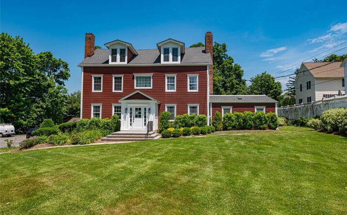 Pictures of Mixed Use, Office property located at 68 Nassau Road, Huntington, NY 11743 for sales - image #1