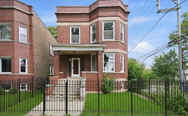Pictures of Multifamily property located at 7843 S Burnham Avenue, Chicago, IL 60649 for sales - image #1