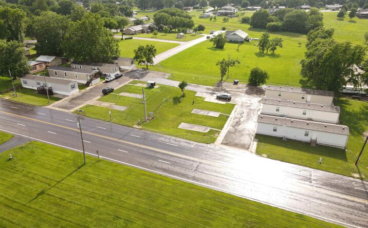 Pictures of Multifamily property located at 1008 N 1st ST, Hiawatha, KS 66434 for sales - image #1