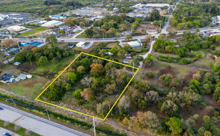 Pictures of Land property located at 2111 S 37th Street, Fort Pierce, FL 34947 for sales - image #1