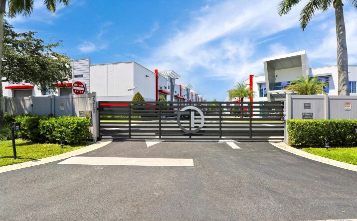 Pictures of Industrial property located at 7210 Haverhill Business Parkway # 32 #31 & 32, Riviera Beach, FL 33407 for sales - image #1