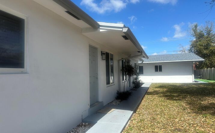 Pictures of Multifamily property located at 6109 SW 30th Street, Miramar, FL 33023 for sales - image #1