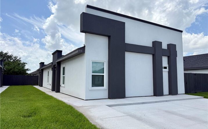 Pictures of Multifamily property located at 1616 Clinton Street, Harlingen, TX 78550 for sales - image #1