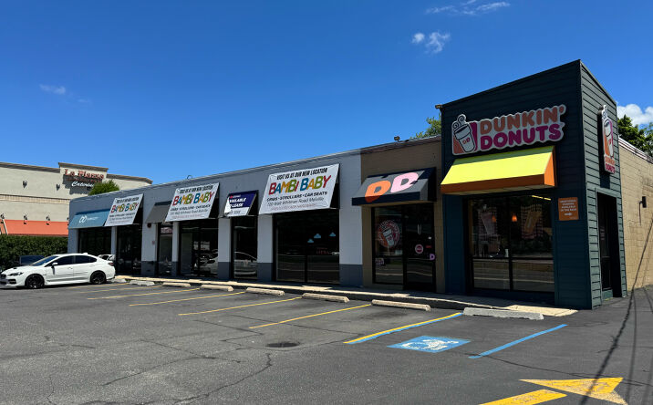 Pictures of Retail property located at 516 Walt Whitman Road, Melville, NY 11747 for sales - image #1