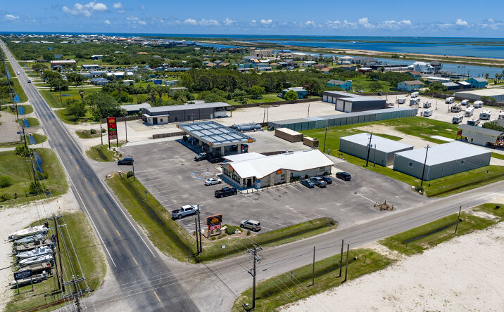 Pictures of Retail property located at 2581 W ADAMS AVE, PORT O'CONNOR, TX 77982 for sales - image #1