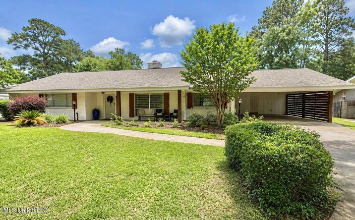 Pictures of Land property located at 403 Pine Hill Drive, Brookhaven, MS 39601 for sales - image #1