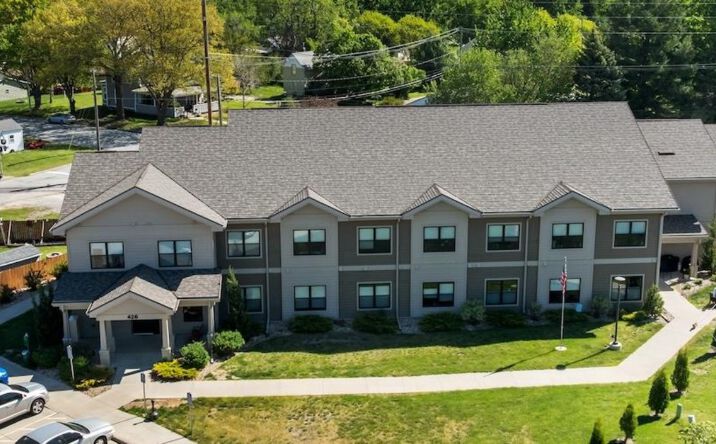Pictures of Multifamily property located at 426 16th Street NW, Waverly, IA 50677 for sales - image #1