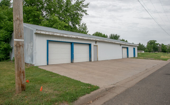 Pictures of Mixed Use, Self Storage property located at TBD Elmhurst Ave, Braham, MN 55006 for sales - image #1