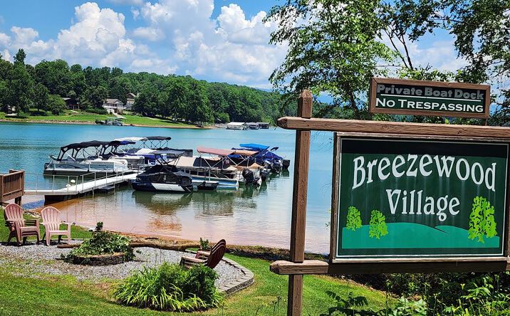 14 B Breezewood Village, Young Harris
