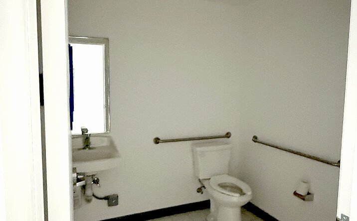 Pictures of Retail property located at 921 S Crocker St, Los Angeles, CA 90021 for sales - image #1