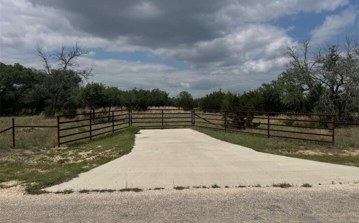 Pictures of Land property located at Lot 40 Maverick Way, Briggs, TX 78608 for sales - image #1