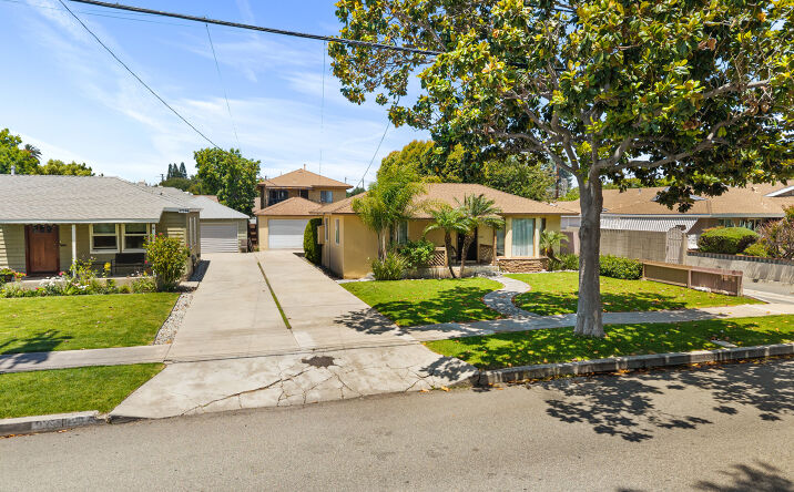 Pictures of Multifamily property located at 937 E PALMYRA AVE, ORANGE, CA 92866-2420 for sales - image #1