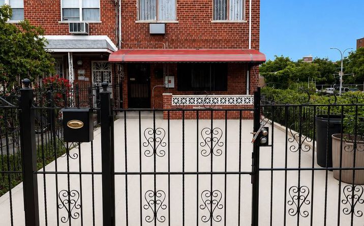 Pictures of Mixed Use property located at 789 autumn avenue, BROOKLYN, NY 11208 for sales - image #1