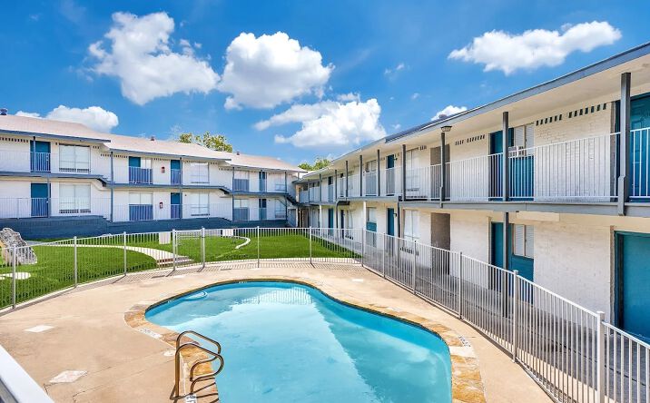 Pictures of Multifamily property located at 3706 West 8th Street, Dallas, TX 75211 for sales - image #1