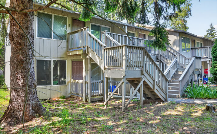 Pictures of Multifamily property located at 19109 SE YAMHILL ST PTLAND, PORTLAND, OR 97233 for sales - image #1