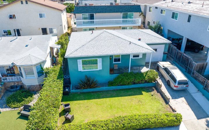 Pictures of Multifamily property located at 4337-39 Mentone Street, San Diego, CA 92107 for sales - image #1