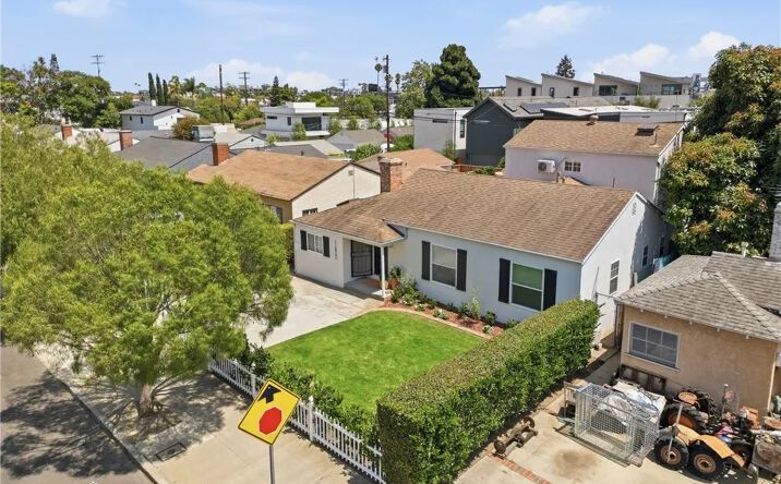 Pictures of Multifamily property located at 11822 Exposition Boulevard, Los Angeles, CA 90064 for sales - image #1