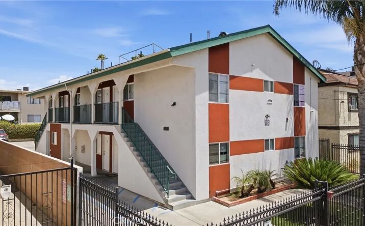 Pictures of Multifamily property located at 7228 Independence, Canoga Park, CA 91303 for sales - image #1