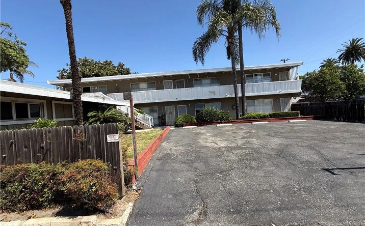 Pictures of Multifamily property located at 1651 E South, Long Beach, CA 90805 for sales - image #1