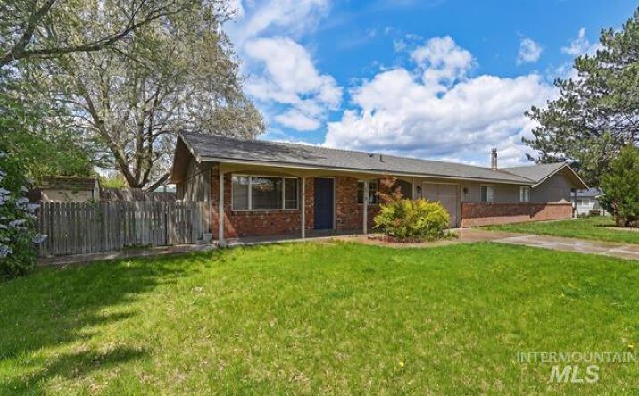 Pictures of Multifamily property located at 2220 Big Sky St, Caldwell, ID 83605 for sales - image #1