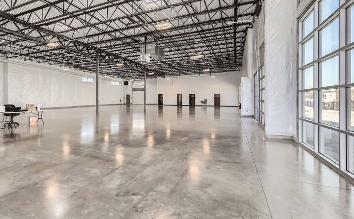 Pictures of Industrial property located at 2701 S Santa Fe Dr, Englewood, CO 80110 for sales - image #1