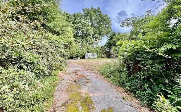 Pictures of Land property located at 1303 Mccormick Hwy,, Greenwood, SC 29649 for sales - image #1