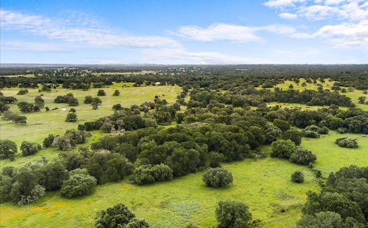 8413 Mach Road, La Grange