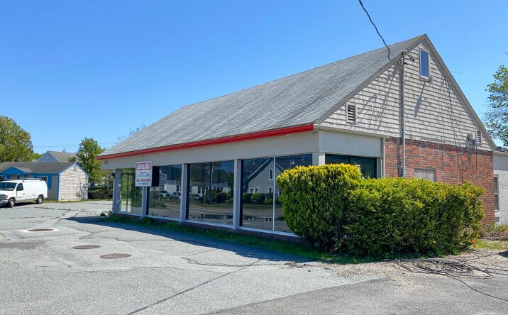 Pictures of Retail property located at 1 Iyannough Rd, Hyannis, MA 02601 for comps - image #1