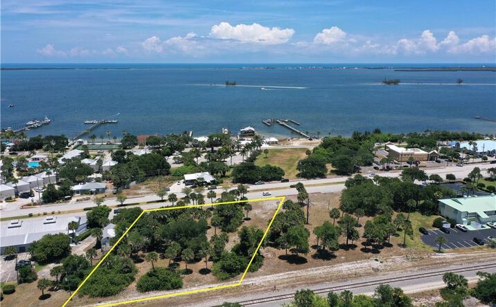 Pictures of Land property located at 1531 Us Highway 1 Highway, Sebastian, FL 32958 for sales - image #1