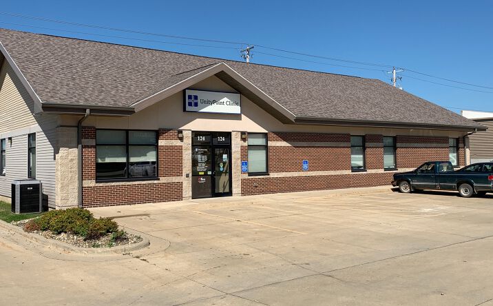 Pictures of Office property located at 124 1st Ave SE, Oelwein, IA 50662 for comps - image #1