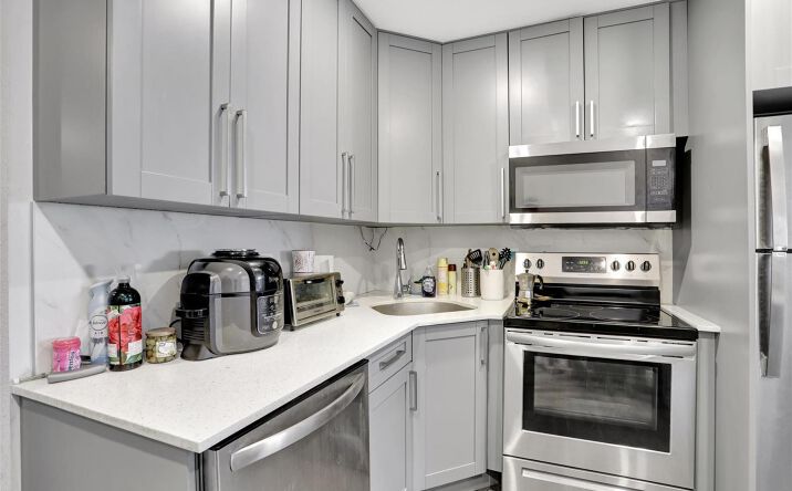 Pictures of Multifamily property located at 2609 NW 9th Avenue, Wilton Manors, FL 33311 for sales - image #1