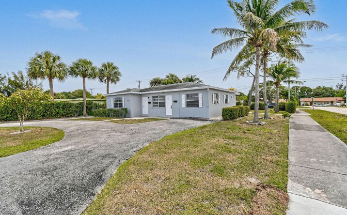 Pictures of Multifamily property located at 652 Bayberry Drive, Lake Park, FL 33403 for sales - image #1