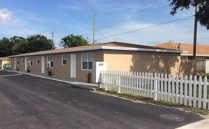 Pictures of Multifamily property located at 2721 Avenue Avenue S # A1, Riviera Beach, FL 33404 for sales - image #1