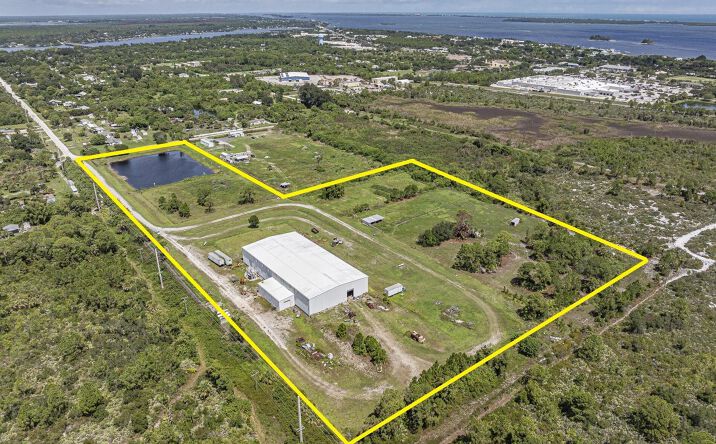Pictures of Industrial property located at 7550 129th Street, Sebastian, FL 32958 for sales - image #1