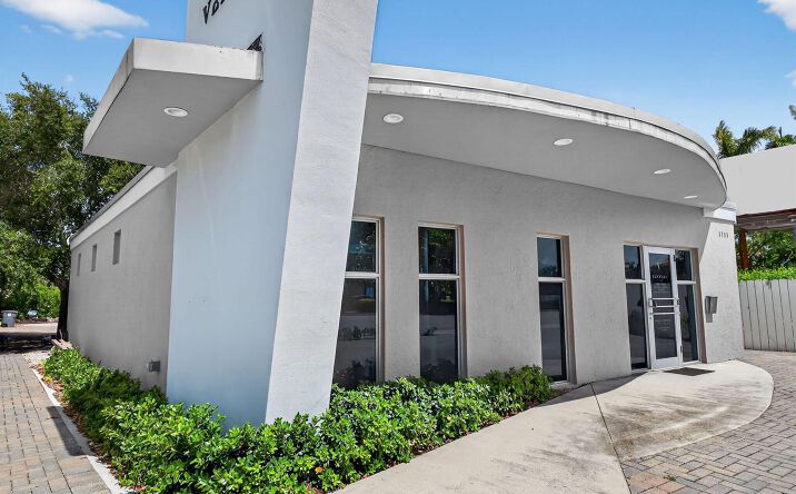 Pictures of Mixed Use property located at 3705 N Federal Highway, Delray Beach, FL 33483 for sales - image #1