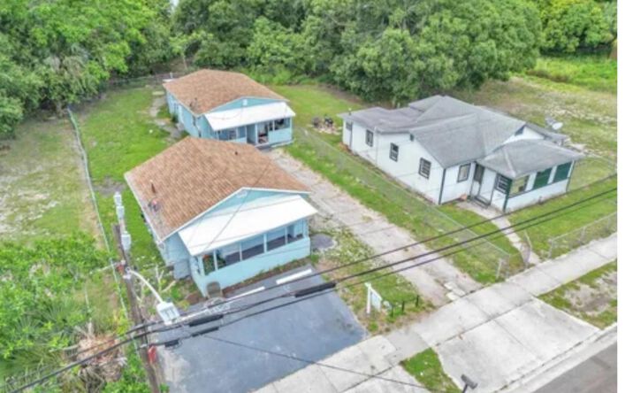 Pictures of Multifamily property located at 513 N 17th Street, Fort Pierce, FL 34950 for sales - image #1
