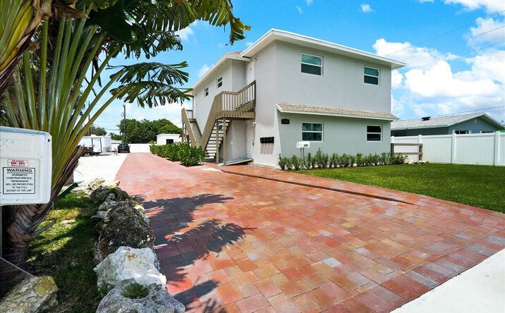 Pictures of Multifamily property located at 305 Cypress Drive E # 5 #1,2,3,4,5, Lake Park, FL 33403 for sales - image #1