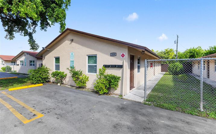 Pictures of Multifamily property located at 229 NW 12th Court, Pompano Beach, FL 33060 for sales - image #1