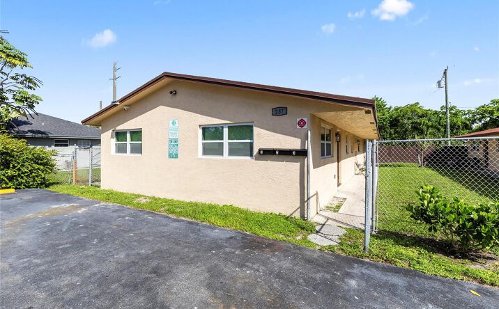 Pictures of Multifamily property located at 237 NW 12th Court, Pompano Beach, FL 33060 for sales - image #1