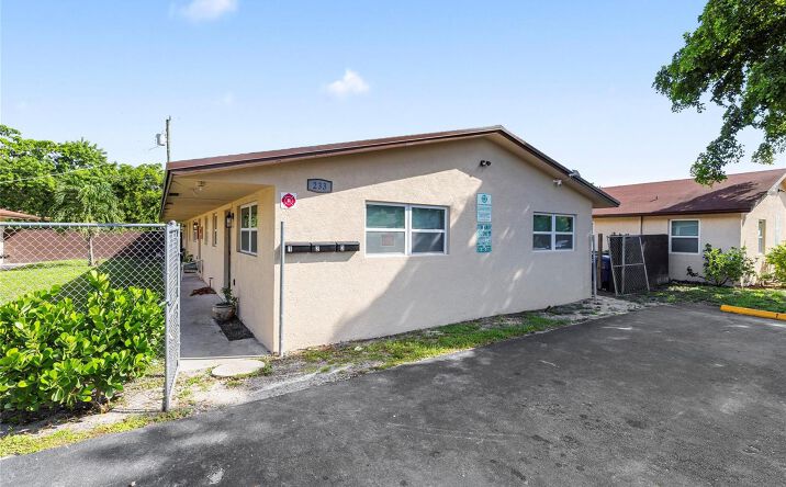 Pictures of Multifamily property located at 233 NW 12th Court, Pompano Beach, FL 33060 for sales - image #1