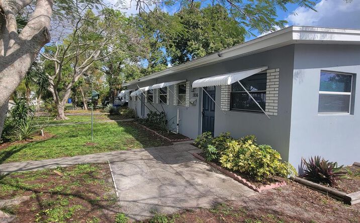 Pictures of Multifamily property located at 1806 22nd Avenue, Vero Beach, FL 32960 for sales - image #1